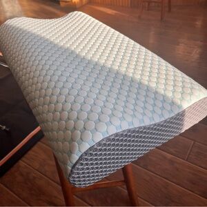 Memory foam orthopedic pillow